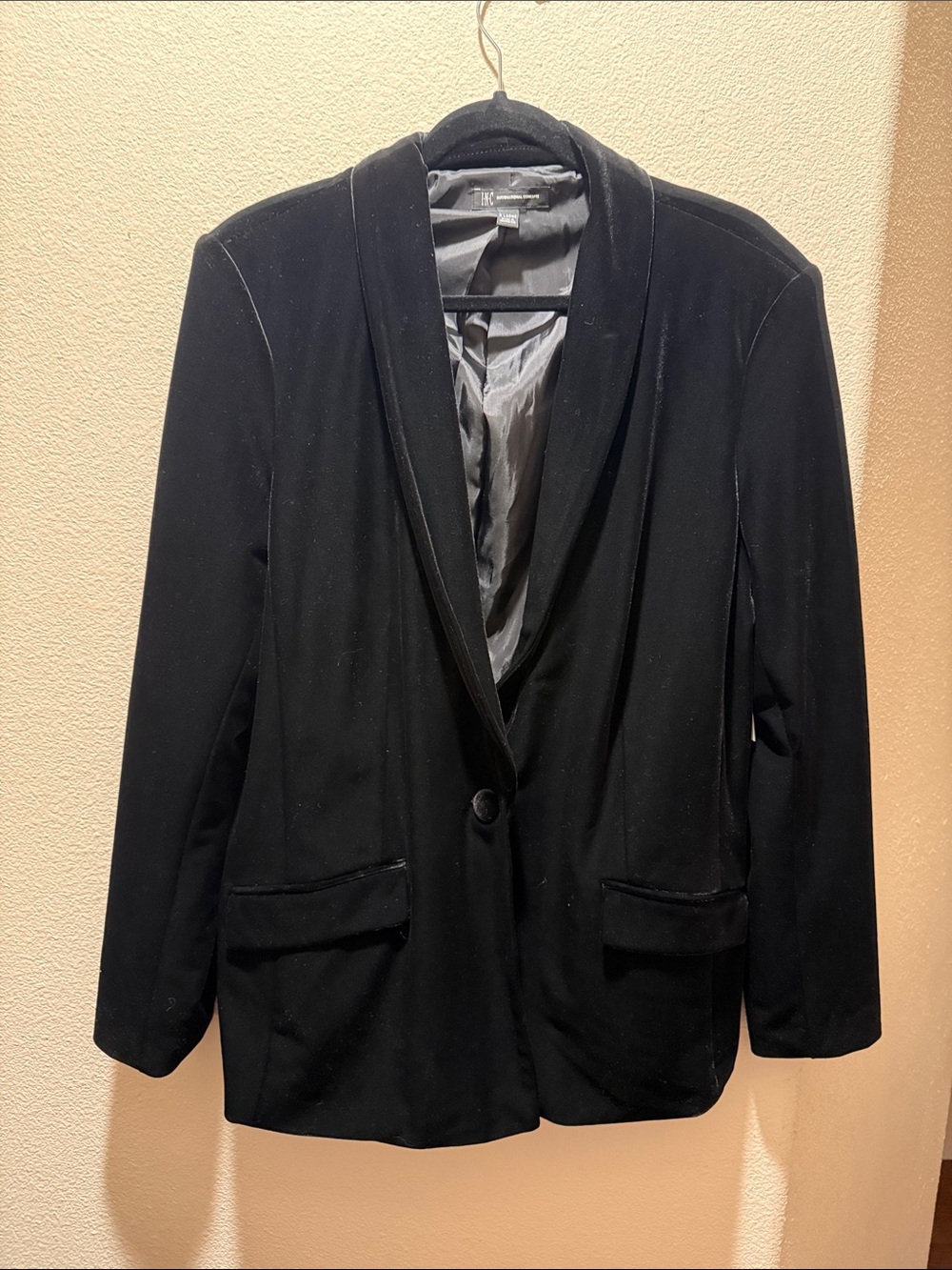 Black INC Single-Button Collar velveteen Blazer
